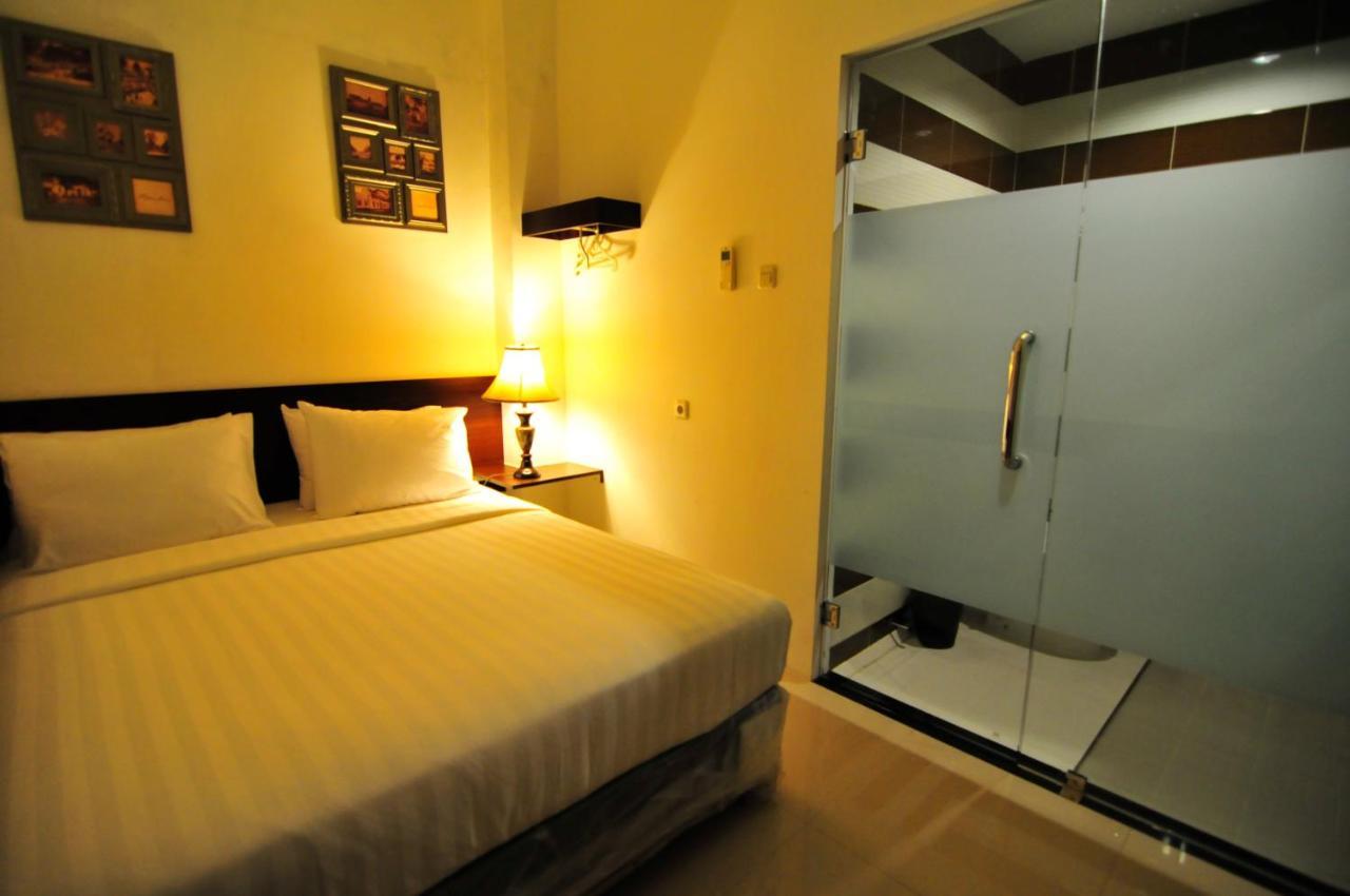 Capsule Hostel Old Batavia Jakarta Exterior photo